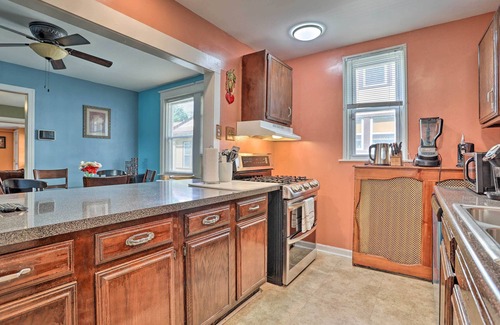 Lansdowne Casa | Suburban Home w/ Backyard Patio < 7 Miles to Dtwn!
