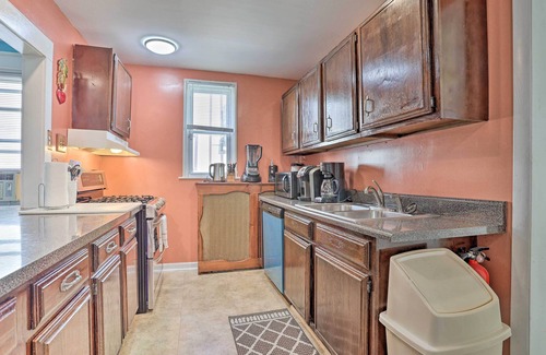 Lansdowne Casa | Suburban Home w/ Backyard Patio < 7 Miles to Dtwn!