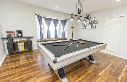 North Richland Hills Casa | Suburban Oasis,Pool& Spa, Ping pong, Air Hockey, Pool table & Arcade, Cul De Sac