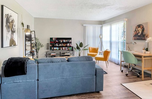 Madison Heights Casa | Suburban Retreat, Cozy & Quiet