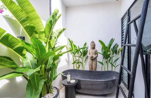 Sanur Casa | Sueca: Sanur’s 3BR Villa w/Pool, Tropical Oasis