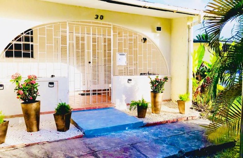 Sunset Crest Apartamento | SugaLove Villa 30 Flamboyant Ave