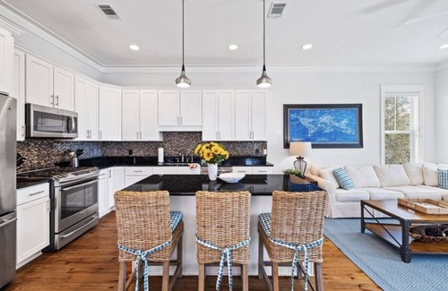 Lakeside at Blue Mountain Beach Casa | Sugar Blue, walk to the beach