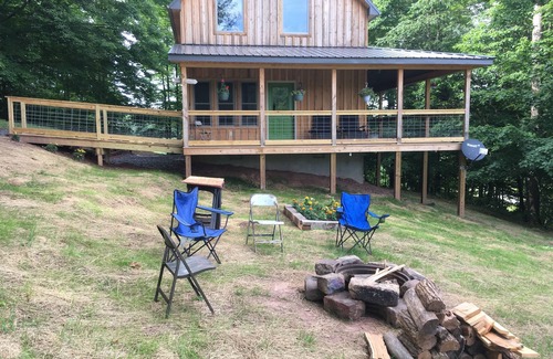 Alderson Cabina | CAMPAMENTO DE AZÚCAR - BARN STYLE CABIN!