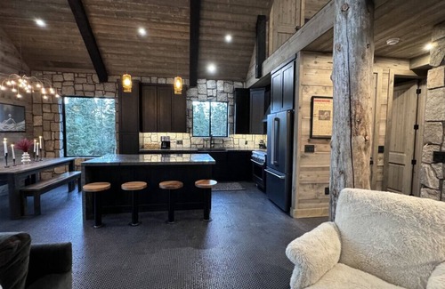 Duck Creek Village Cabina | Sugar Pine Chalet- Spa | Sauna | Game Room | Fire Pit | Zion / Bryce