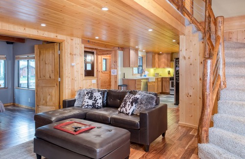 Tahoma Cabina | Sugar Point by AvantStay | Tahoe Cabin w/ Hot Tub