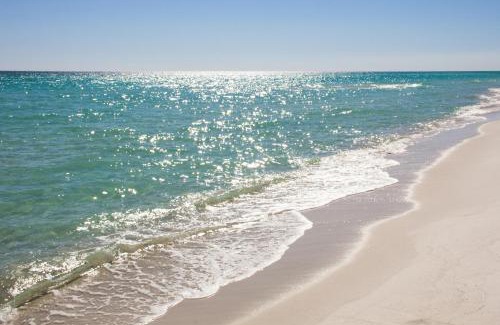 Village of Sugar Beach Casa | Sugar Sand Retreat – 3-Bed, 2-Bath Beach Getaway with Private Pool, Sleeps 8!