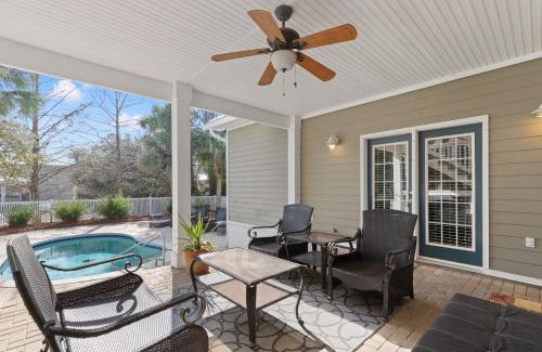 Village of Sugar Beach Casa | Sugar Sand Retreat – 3-Bed, 2-Bath Beach Getaway with Private Pool, Sleeps 8!