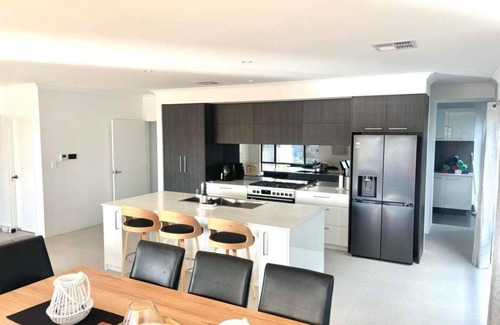 Wannanup Casa | Sugar Sunsets (on the canal)