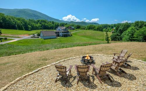 Gatlinburg - Pigeon Forge Villa | Sugar Tree Chalet