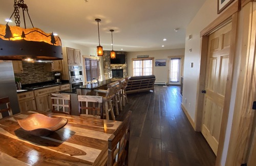Carrabassett Valley Casa | Sugarloaf Condo. 3 hab./2. 5 baños en la montaña del oeste