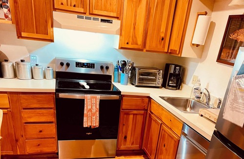 Carrabassett Valley Condominio | Sugarloaf Mountain : 2 Bed, 2 Bath : Snowbrook Village Ground Floor End Unit