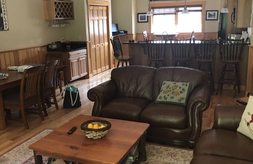 Carrabassett Valley Condominio | Sugarloaf on mountain sleeps 10-12 3 bedrooms. short walk to snubber lift