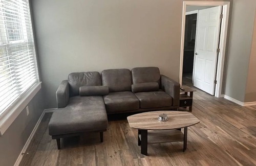 Canyon Lake Cabaña | Sugarplum Cottage—Recently built, 2 bedroom, 2 bath