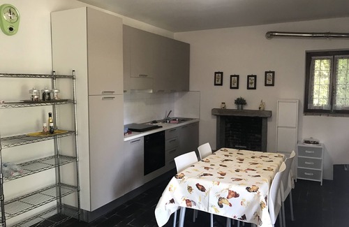 Nibionno Casa | Sugerente Casottino inmerso en el verde de Brianza