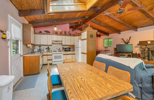 Moultonborough Chalet De Esquí | Suissevale Chalet sleeps 8 just a short walk to the beach