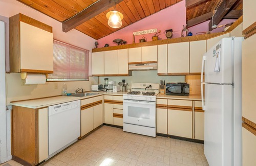 Moultonborough Chalet De Esquí | Suissevale Chalet sleeps 8 just a short walk to the beach
