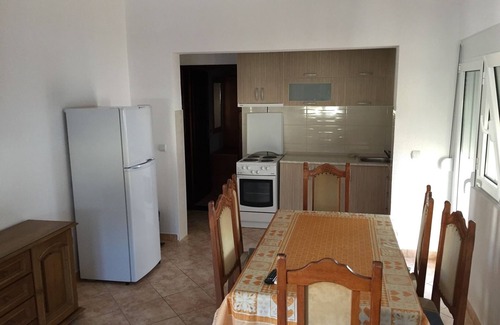 Zeljeznica Apartamento | Suitable 2 BDR Apartment 5 minutes From The Beach