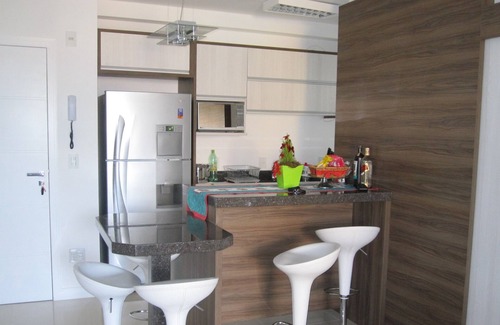 Jurere Apartamento | Alto nivel adecuado con barbacoa, piscina y salón de baile. 500 metros del mar.