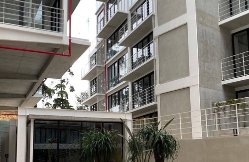 Zona 16 Apartamento | Apto. Lujoso frente a Ciudad de Cayala