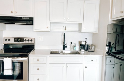 Midtown Apartamento | Suite #11 Modern One Bedroom in Midtown, OKC!
