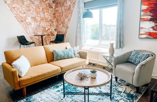 Midtown Apartamento | Suite #11 Modern One Bedroom in Midtown, OKC!