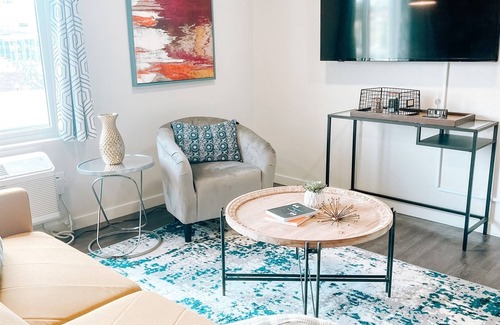 Midtown Apartamento | Suite #11 Modern One Bedroom in Midtown, OKC!
