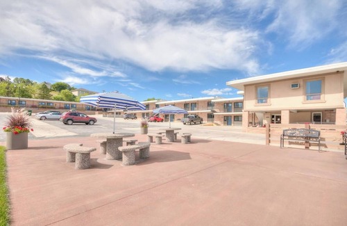 Rapid City Apartamento | Suite 110 - 1BR Apartment and Kitchen on Ground Floor