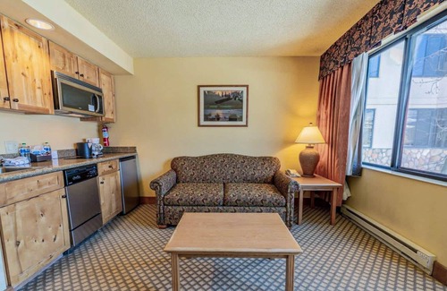 Crested Butte Condominio | Suite 153 at Perfect Location w Pool & Hot Tub