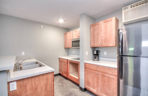 Rapid City Apartamento | Suite 201 - 1BR Apartment | 1 Bed, 1 Bath