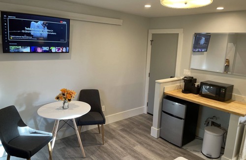 Custer Apartamento | Suite 201 "The Golden Eagle"