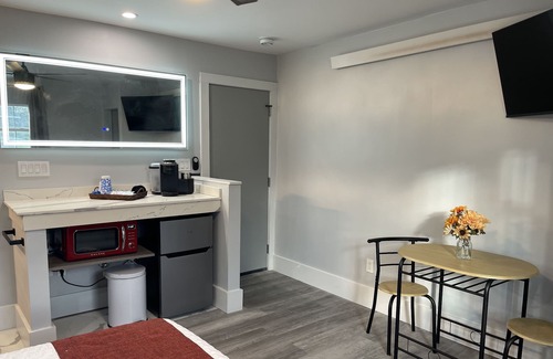 Custer Cabina | Suite 202 "The Bald Eagle"