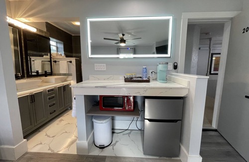 Custer Cabina | Suite 202 "The Bald Eagle"