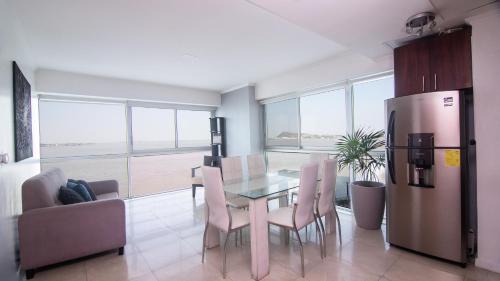Las Penas Apartamento | Suite 206, Riverfront, vista al río, Puerto Santa Ana, Guayaquil