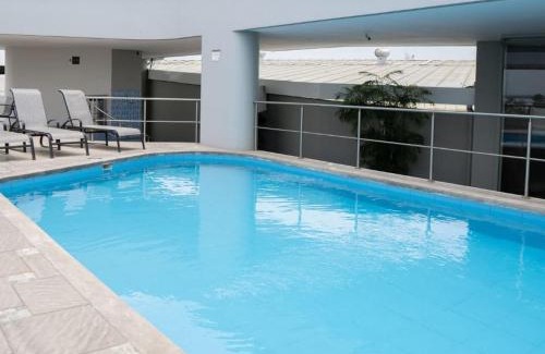 Samborondon Apartamento | Suite 212 Elegante Edificio Samborondon Plaza