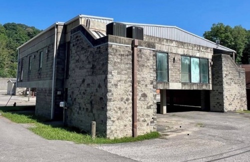 South Williamson Condominio | Suite 3 South Williamson, Ky HMT 10