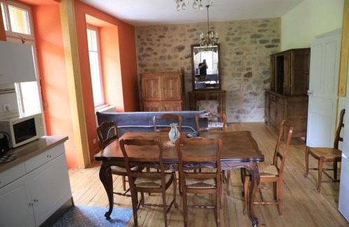 Entraygues-sur-Truyere Apartamento | Suite avec vue panoramique sur la Truyère
