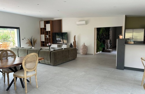 Solesmes Apartamento | Suite Avec Jaccuzi Privé à 45km du Mans