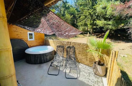 Saint-Jean-du-Gard Cama Y Desayuno | Suite Bambou Bien-être à Bali - Le soleil des Cévennes