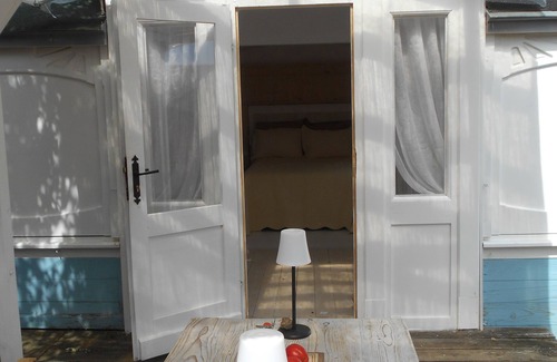Arlanc Cabina | Suite cabanes & Roulottes - A stay in the heart of the vegetable garden, breakfast included.