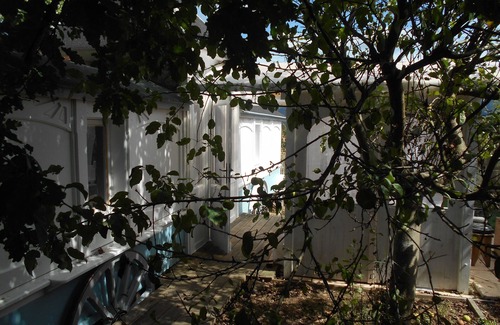 Arlanc Cabina | Suite cabanes & Roulottes - A stay in the heart of the vegetable garden, breakfast included.