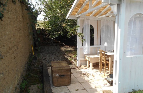 Arlanc Cabina | Suite cabanes & Roulottes - A stay in the heart of the vegetable garden, breakfast included.