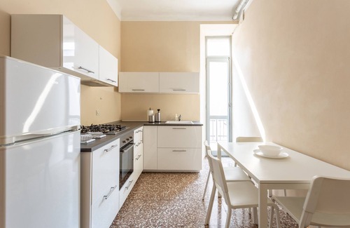 Downtown Apartamento | Suite Cavour by icasamia.it
