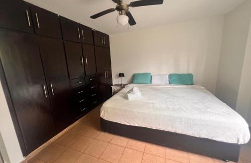 El Cangrejo Casa | Suite con cocina pequeña y baño privado