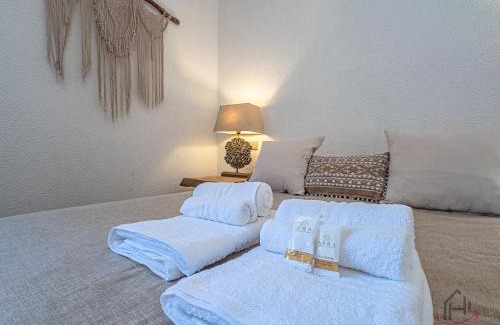 Varazze Apartamento | Suite con Piscina - Free Garage - Aria Condizionata - Smart TV