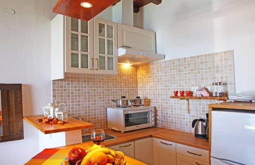 Skopelos Apartamento | Suite Coral justo en el paseo marítimo elegante y confortable para 3 personas