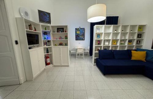 Frattamaggiore Apartamento | suite cubè al centro storico vicino la scuola Vespucci con parcheggio su richiesta