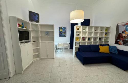 Frattamaggiore Apartamento | suite cubè al centro storico vicino la scuola Vespucci con parcheggio su richiesta