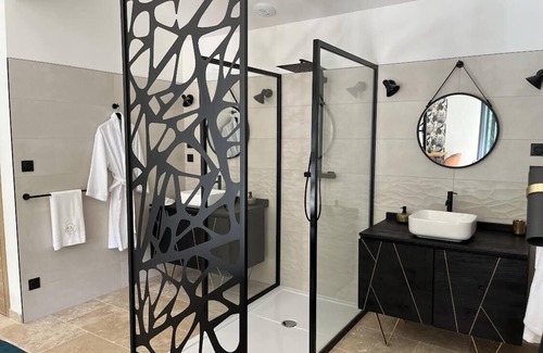 Rougiers Cama Y Desayuno | Suite de Luxe Privative de 65 m2 Avec Piscine et spa