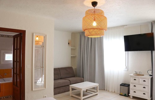 Vence Hotel | Suite double bed + sofa bed with terrace ( 11 )